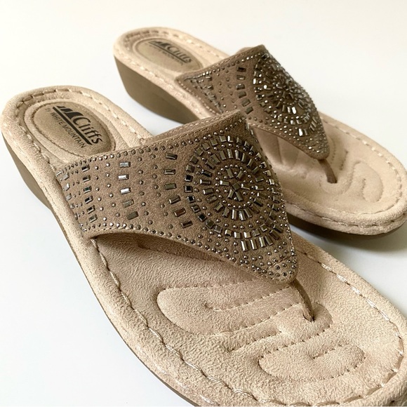 Cliffs by WHITE MOUNTAIN Cienna Tan Studded Sandals, 9 - Picture 1 of 12